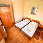 Karadi Apartmanhaz 公寓