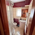 Karadi Apartmanhaz *