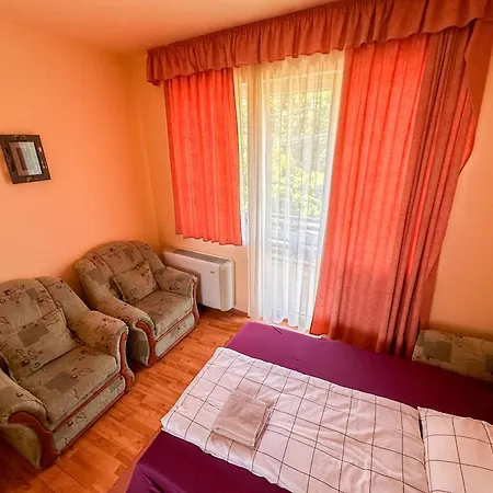 Karadi Apartmanhaz Διαμέρισμα *